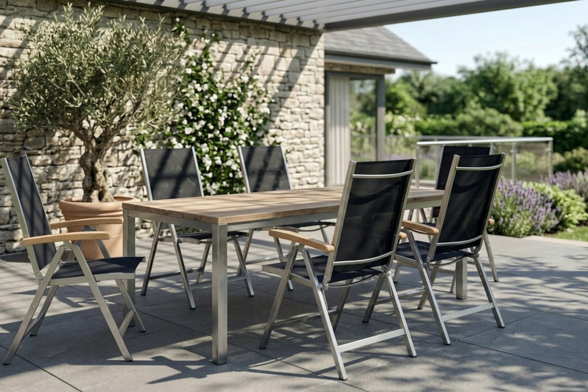 OUTFLEXX Garten-Essgruppe, Edelstahl/recyceltes Teak, Tisch 180 x 90 cm, 6 Klappstühle, schwarz, FSC®-zertifiziertes Produkt OUTFLEXX Garten-Essgruppe, Edelstahl/recyceltes Teak, Tisch 180 x 90 cm, 6 Klappstühle, schwarz, FSC®-zertifiziertes Produkt