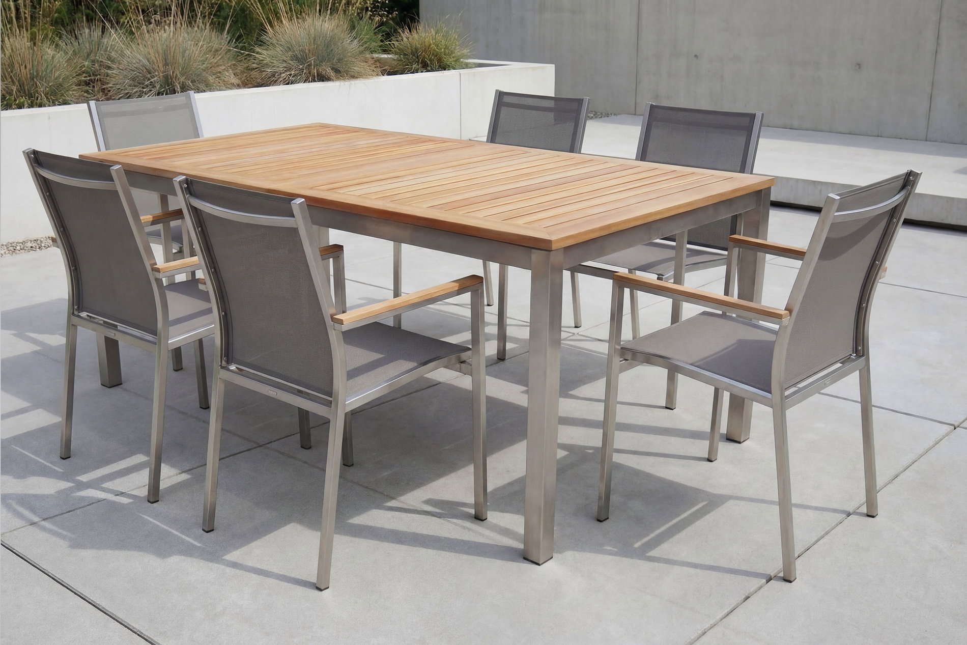 STERN Cardiff Garten-Essgruppe, silber/taupe, Edelstahl/Teak, Tisch 180/240 x 100 cm, 6 Stapelsessel, FSC®-zertifiziertes Produkt