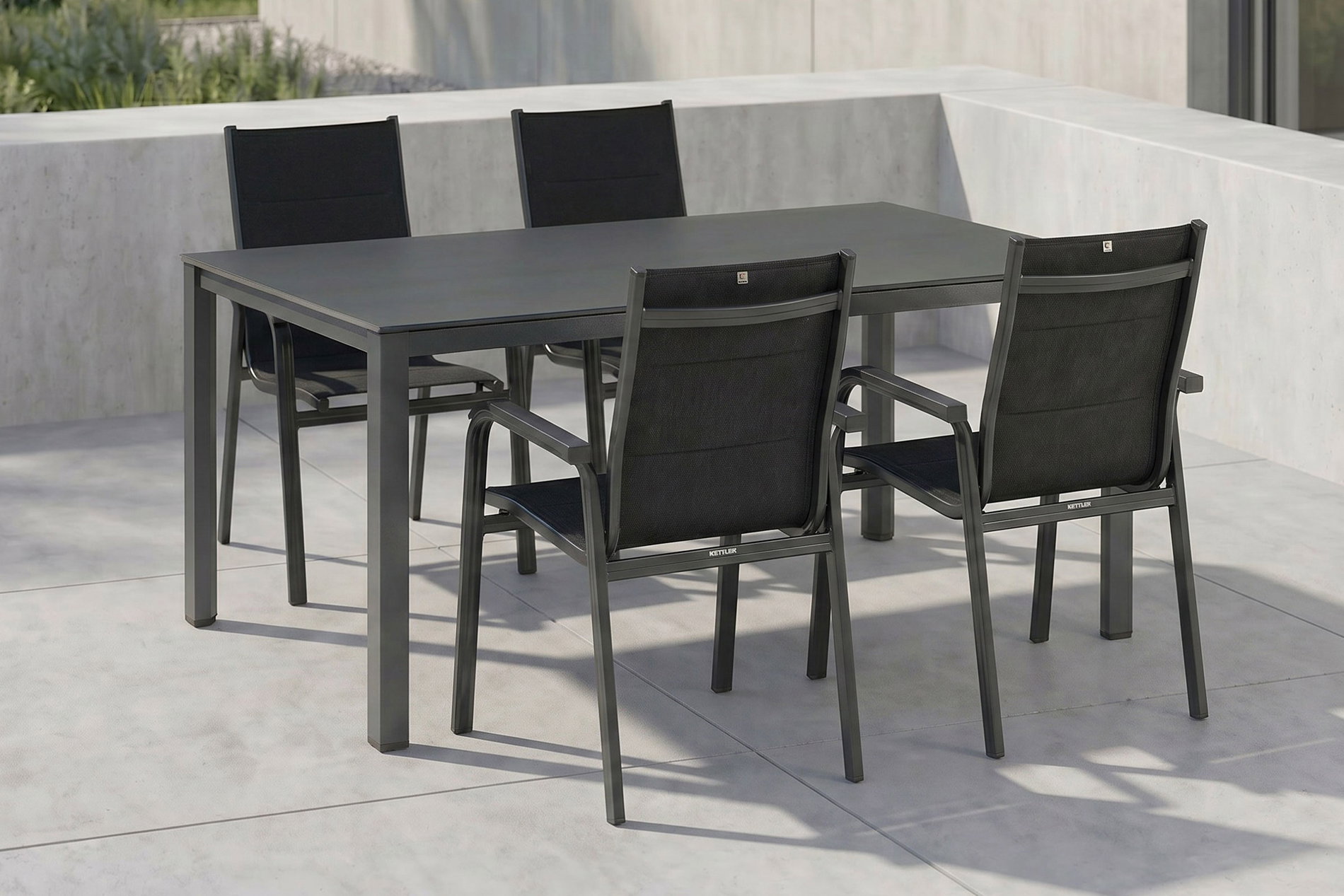 KETTLER KETTALUX-PLUS/Basic Plus Padded Sitzgruppe, anthrazit, Alu/Textilene, Tisch 160x95 cm, 4 Personen, gepolsterte Sitz - und Rückenfläche KETTLER KETTALUX-PLUS/Basic Plus Padded Sitzgruppe, anthrazit, Alu/Textilene, Tisch 160x95 cm, 4 Personen, gepolsterte Sitz - und Rückenfläche