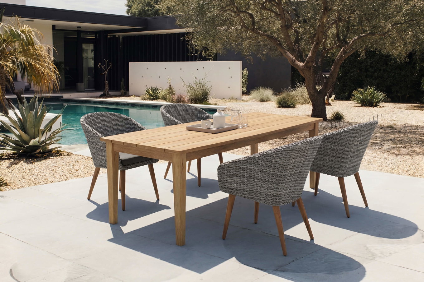 OUTFLEXX Borneo/Kota Garten-Essgruppe, natur/grau-meliert, Akazie/Alu/Polyrattan, 220x100 cm, 4 Cocktailsessel, Akazie, FSC®-zertifiziertes Produkt