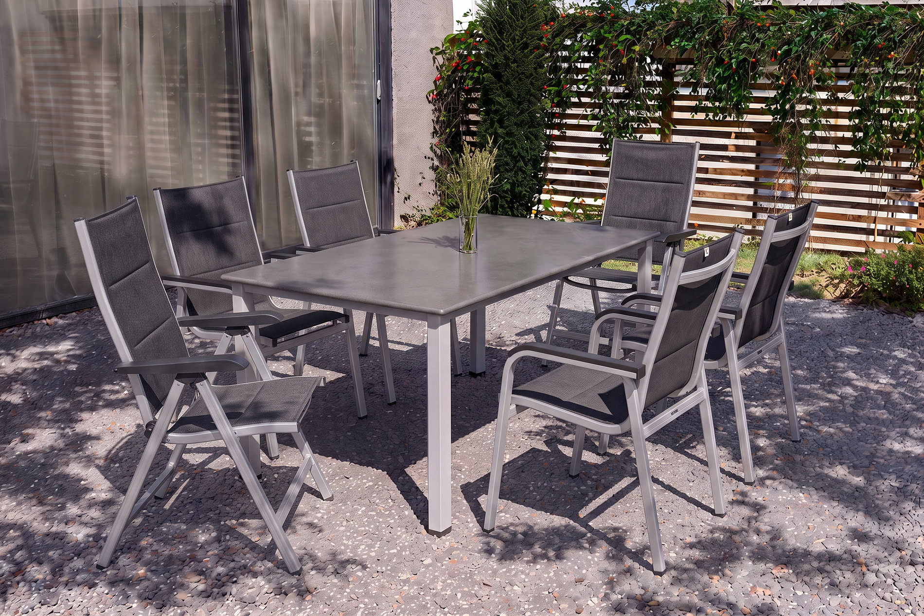 KETTLER Cubic/ Basic Plus Padded Garten-Essgruppe, silber/anthrazit, Alu/Textilene, Tisch 160x90 cm, 4 Stapelsessel, 2 Klappstühle, gepolstert