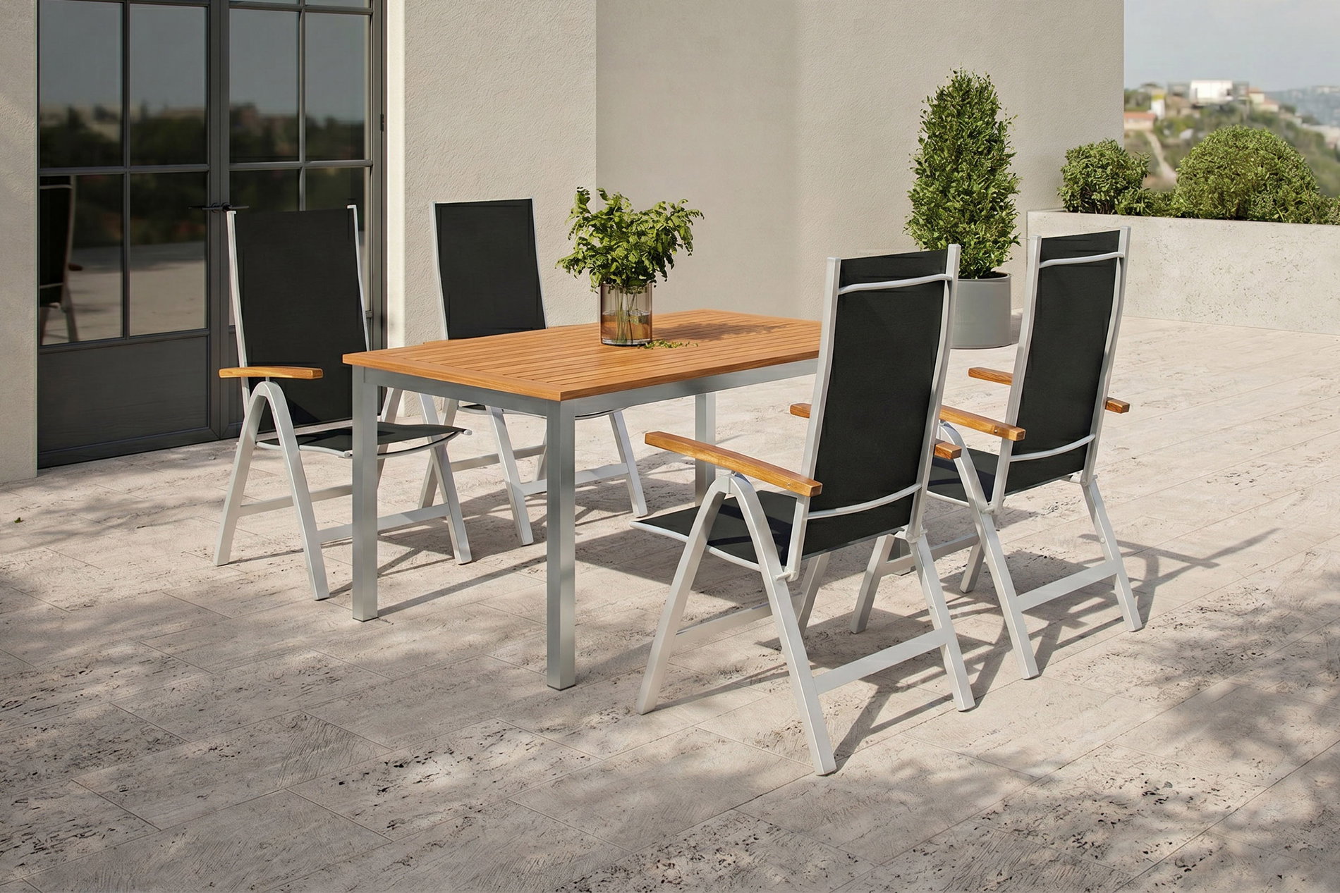 VILLANA Garten-Essgruppe, silber/natural, Alu/Eukalyptus, 150 x 90 x 74 cm, 4 Sitzplätze, witterungsbeständig, mit Fußkappen, FSC®-zertifiziertes Produkt VILLANA Garten-Essgruppe, silber/natural, Alu/Eukalyptus, 150 x 90 x 74 cm, 4 Sitzplätze, witterungsbeständig, mit Fußkappen, FSC®-zertifiziertes Produkt