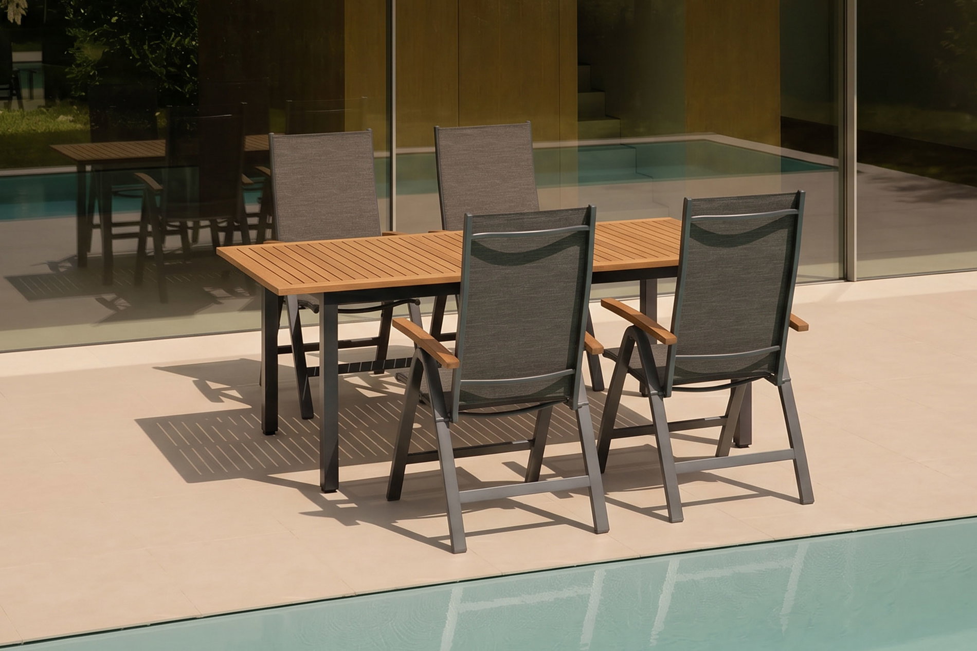 VILLANA Garten-Essgruppe, schwarz/grau, Aluminium/Eukalyptus, Tisch 150/200 x 90 cm, 4 Klappst&uuml;hle, robust, ausziehbar, witterungsbest&auml;ndig, FSC&reg;-zertifiziertes Produkt
