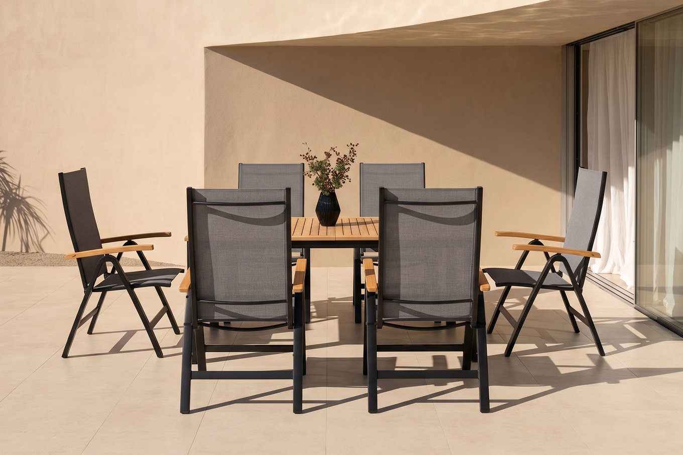 Villana Garten-Essgruppe, 6 Personen, ausziehbarer Tisch 150–200 cm, Aluminium /Eukalyptusholz FSC®-zertifiziert