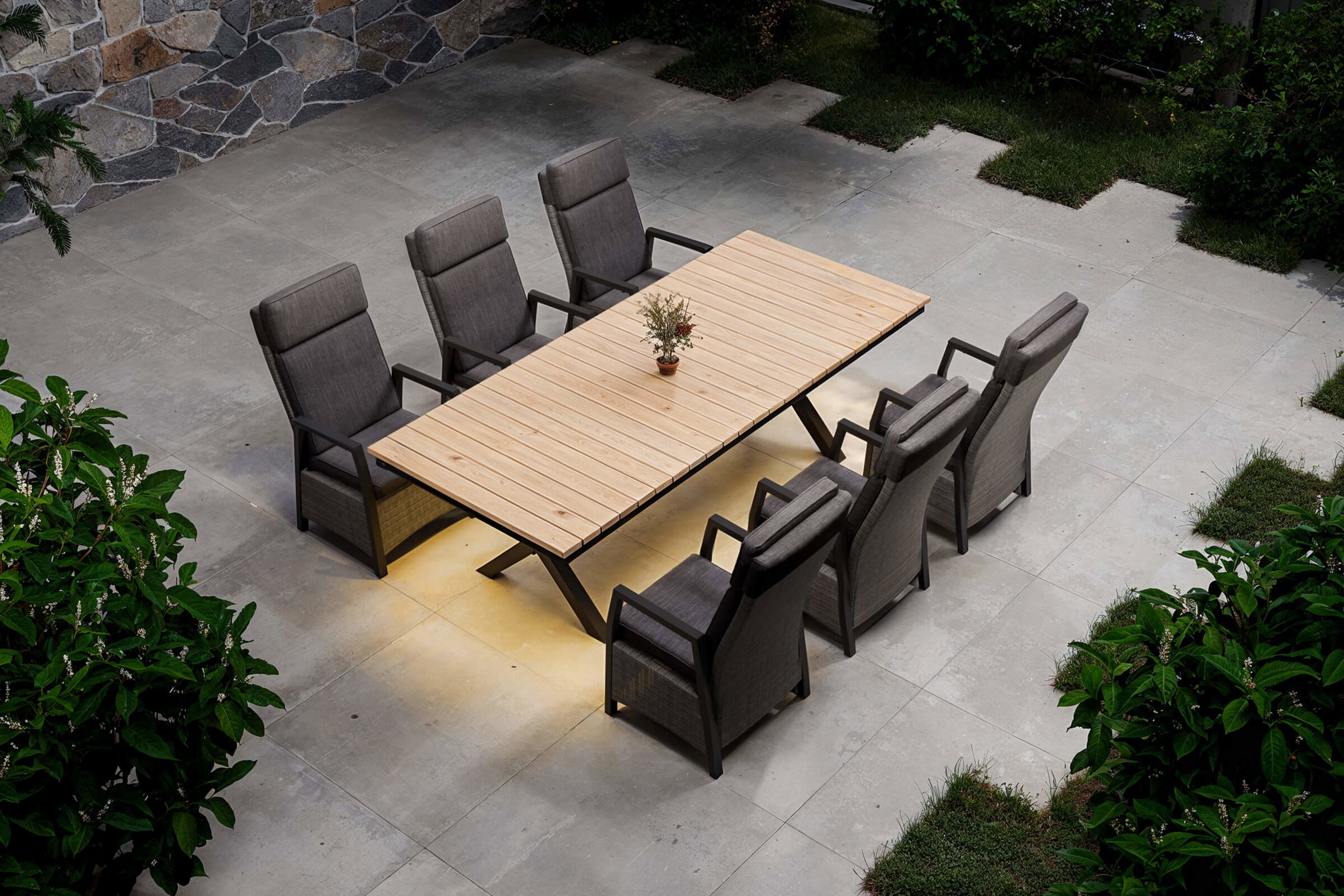 OUTFLEXX Luminara Garten-Essgruppe mit LED-Beleuchtung, anthrazit/natur, Aluminium/Polyrattan/Holzimitat, Tisch 240 x 100 cm, 6 Sessel OUTFLEXX Luminara Garten-Essgruppe mit LED-Beleuchtung, anthrazit/natur, Aluminium/Polyrattan/Holzimitat, Tisch 240 x 100 cm, 6 Sessel