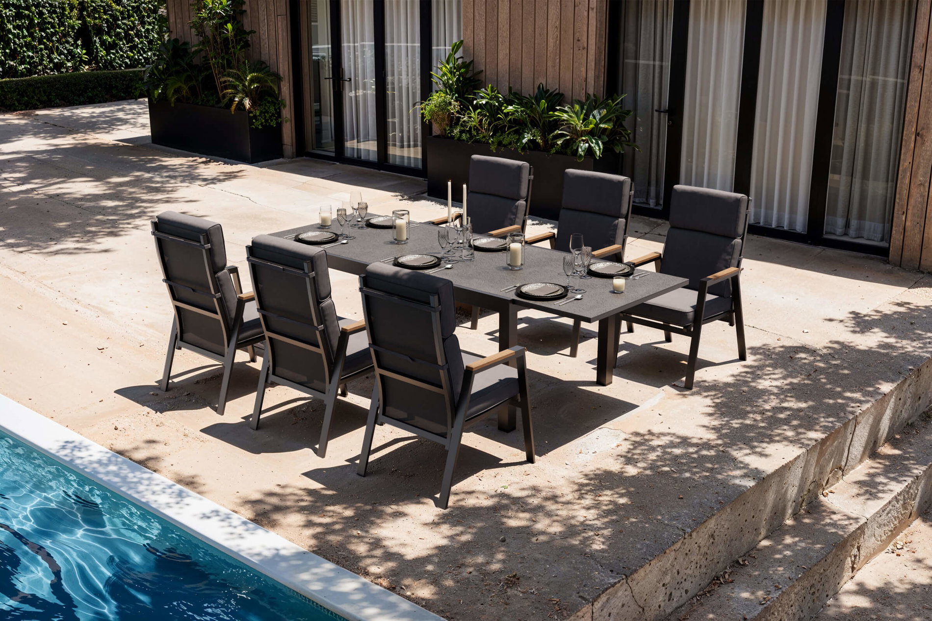 OUTFLEXX Premium Garten-Essgruppe, anthrazit matt, Aluminium/Polyester/Spraystone/Teak, 160/260 x 100 cm, 6 Stapelsessel OUTFLEXX Premium Garten-Essgruppe, anthrazit matt, Aluminium/Polyester/Spraystone/Teak, 160/260 x 100 cm, 6 Stapelsessel