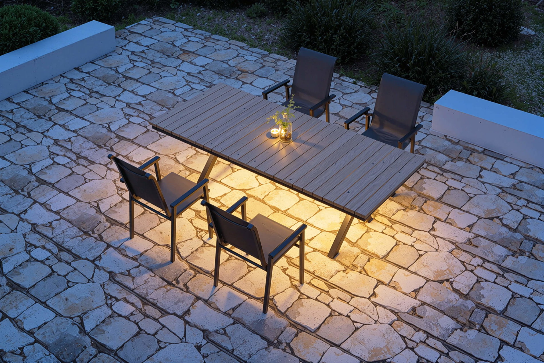 KETTLER BasicPlus Pro Garten-Essgruppe, anthrazit/natur, Alu/Holzimitat, LED-Beleuchtung, Tischplatte 240 x 100 cm, 4 Stapelsessel